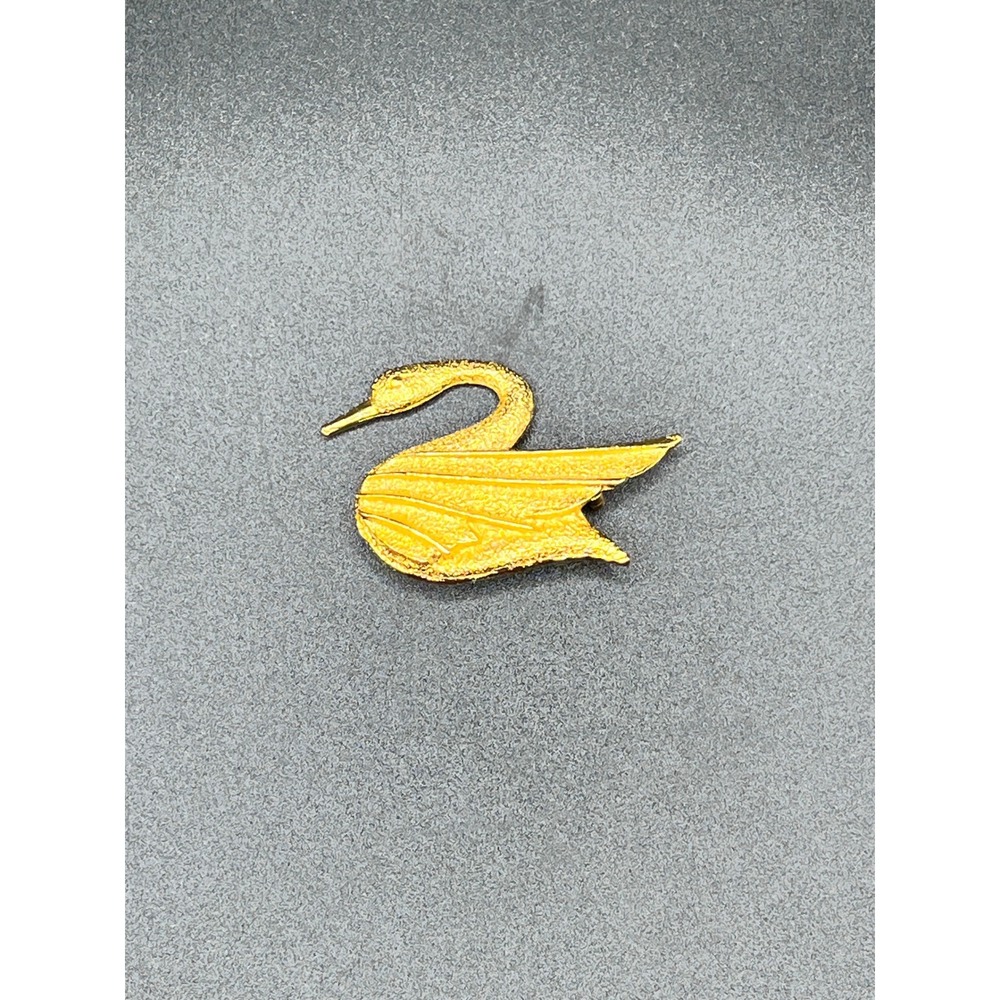 DFA Gold Tone Swan Brooch Pin Elegant Bird Animal Jewelry Women's Accessory Vtg‎